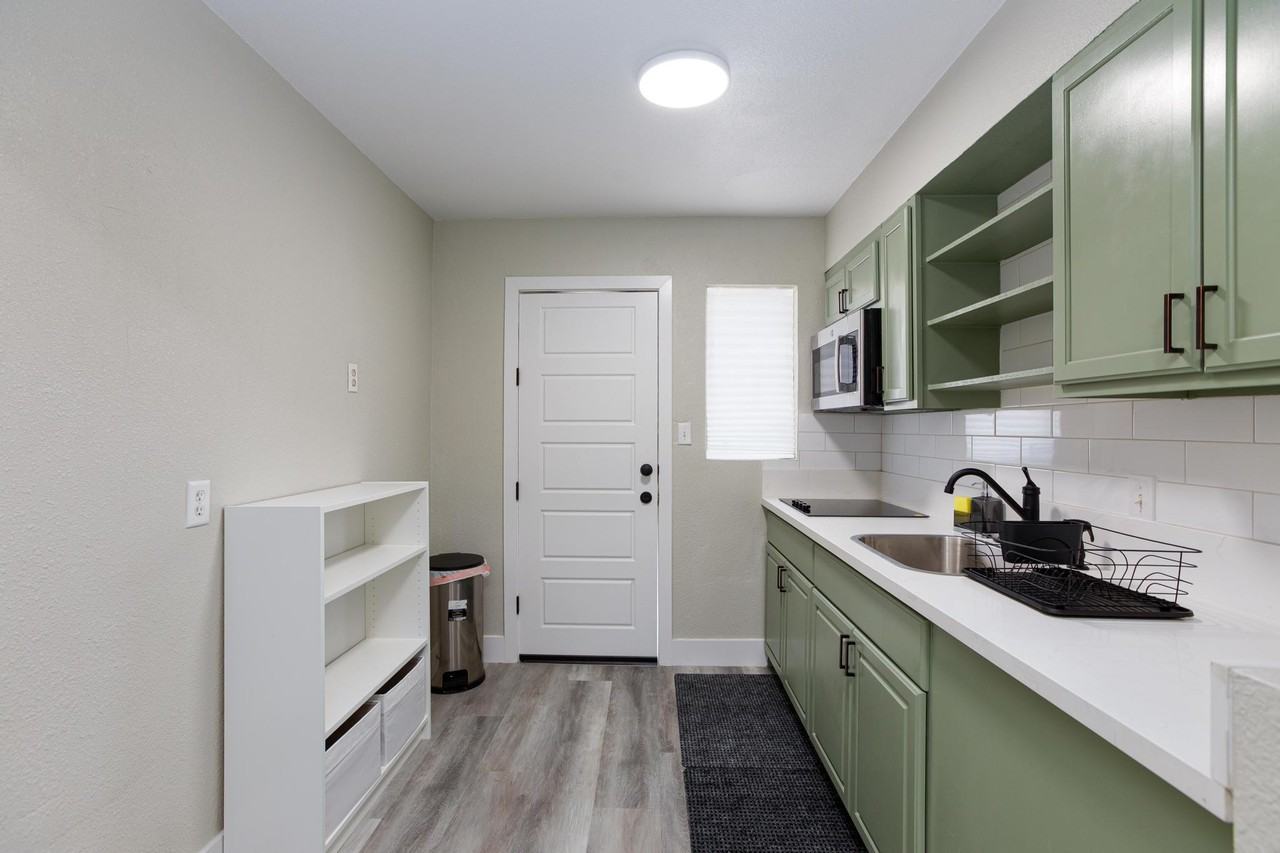 S 10th St - Photo 6 of 11