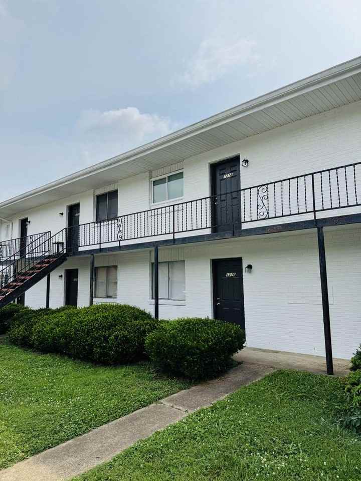 The Flats at 1200 - Photo 2 of 44