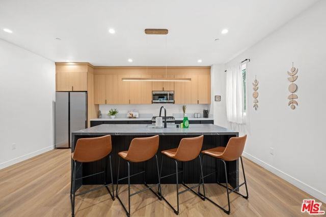 835 N Mccadden Pl #1 - Photo 6 of 8