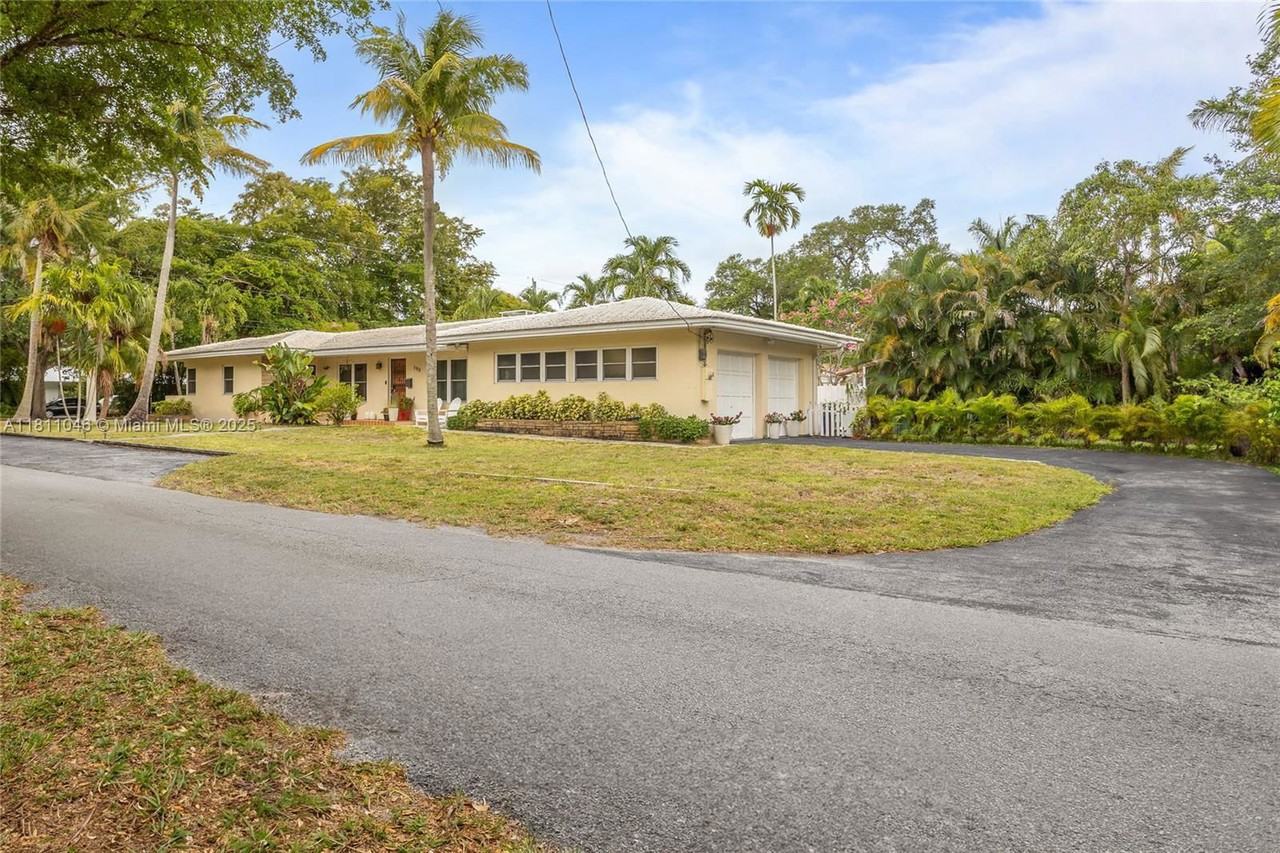 50 Ne 119th St - Photo 3 of 8