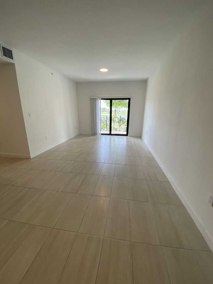 482 Nw 207th St - Photo 3 of 8