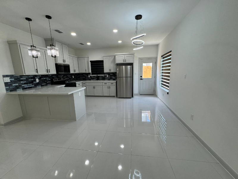 2421 Indian Hl #3 - Photo 2 of 10