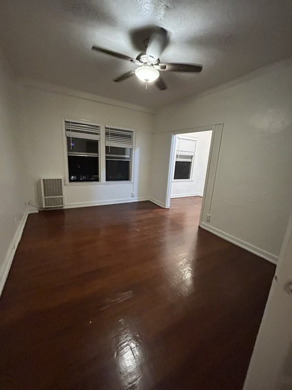 1523 N Mccadden Pl - Photo 3 of 15