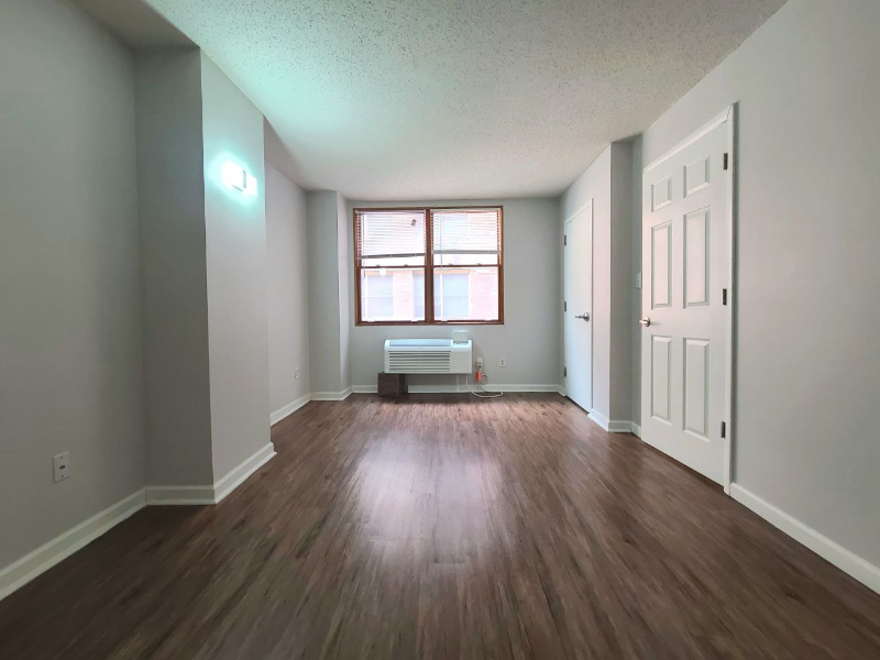 22 W 25th St #2G - Photo 4 of 7