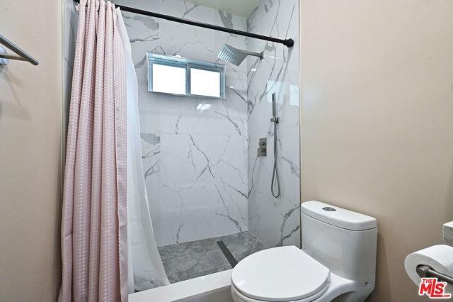 2030 S Chapel Ave - Photo 3 of 8