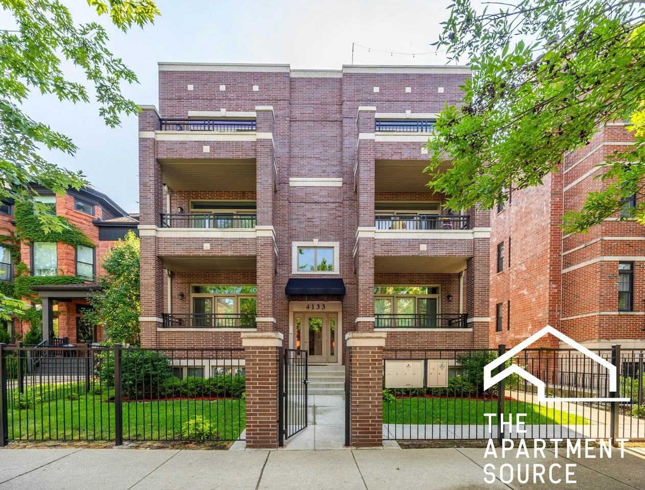 4133 North Kenmore Avenue, Unit 2E - Photo 5 of 23