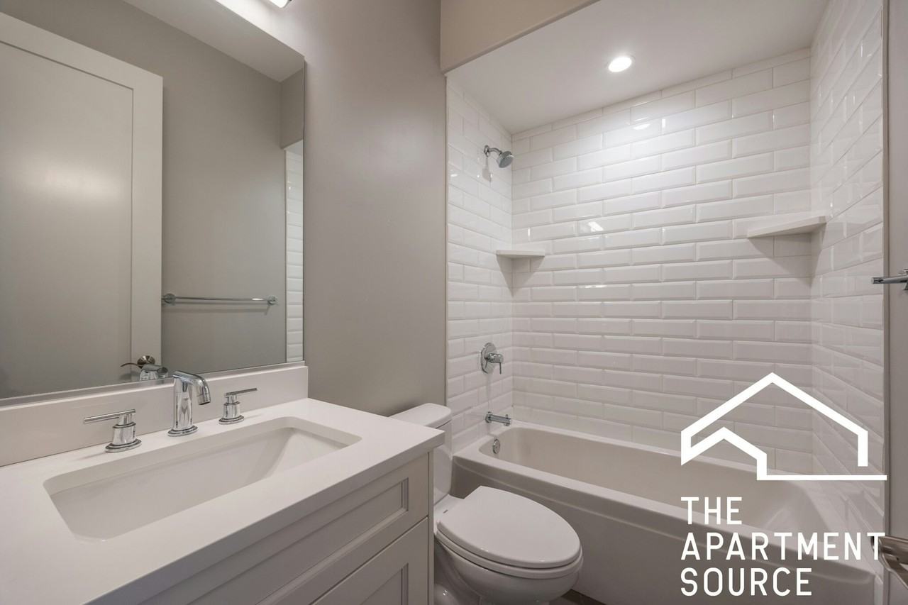 4133 North Kenmore Avenue, Unit 2E - Photo 7 of 23