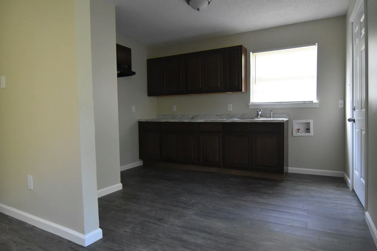 4551 Sunny View Drive - Photo 3 of 22