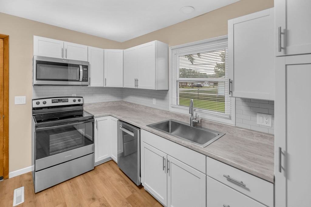 515 Maddox Drive - Photo 2 of 17