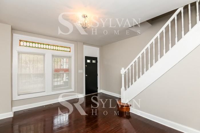 919 N Lakewood Ave - Photo 2 of 15