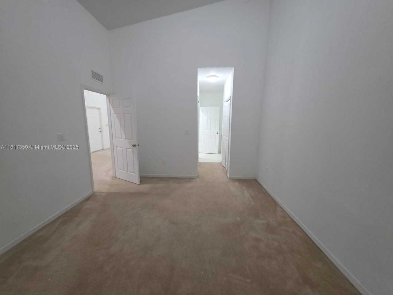 3251 Ne 11th Dr #3251 - Photo 3 of 8