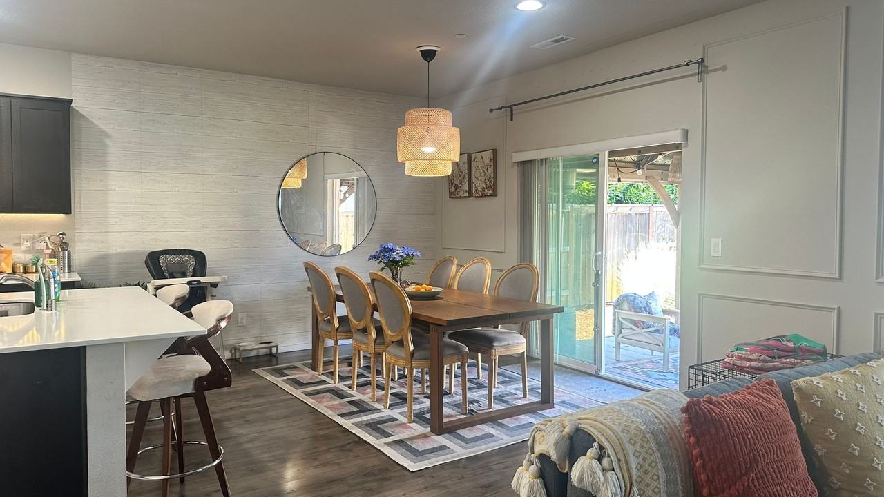 3648 Ne Quince Way - Photo 5 of 17