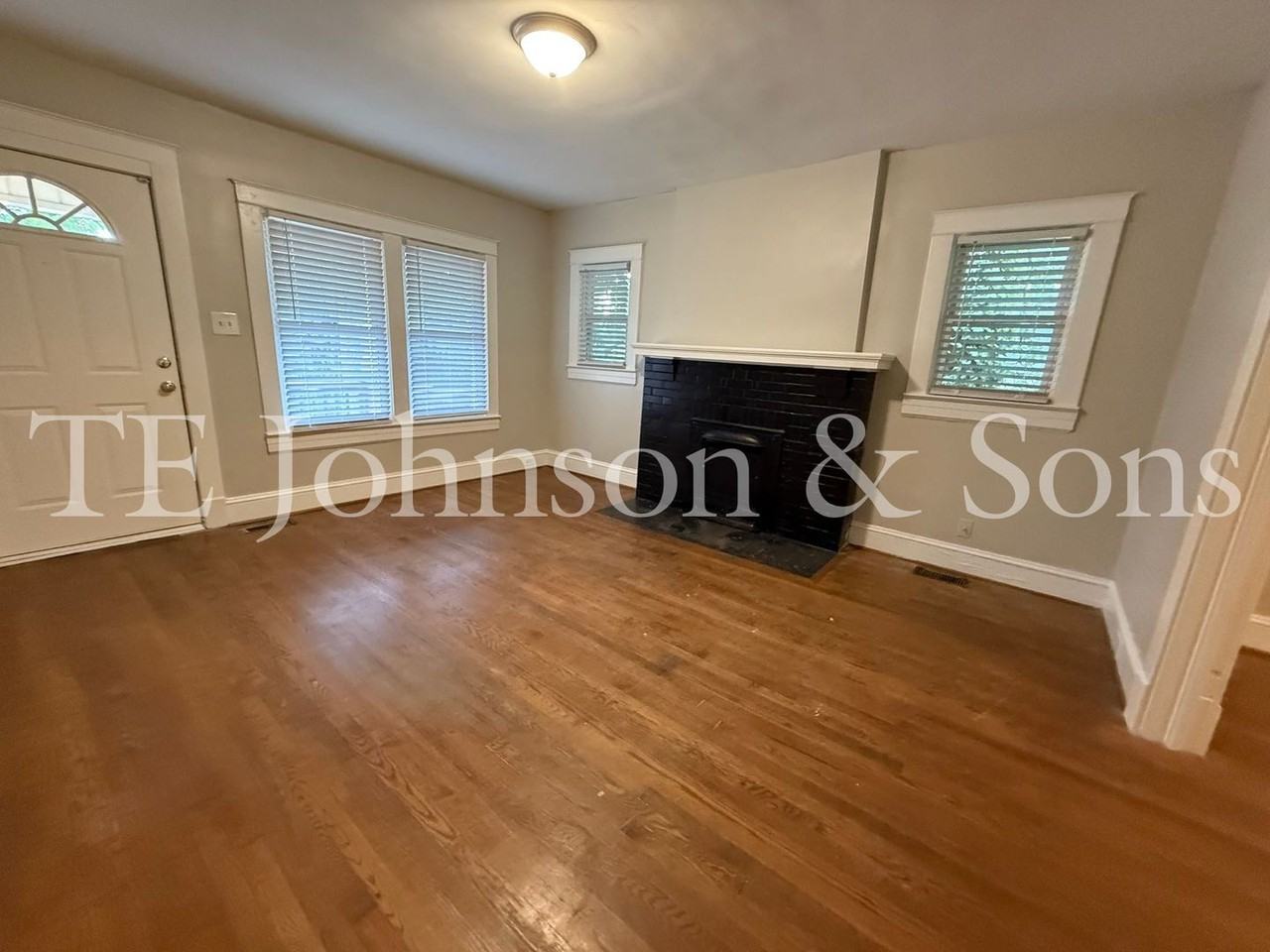 129 W Acadia Ave - Photo 3 of 22