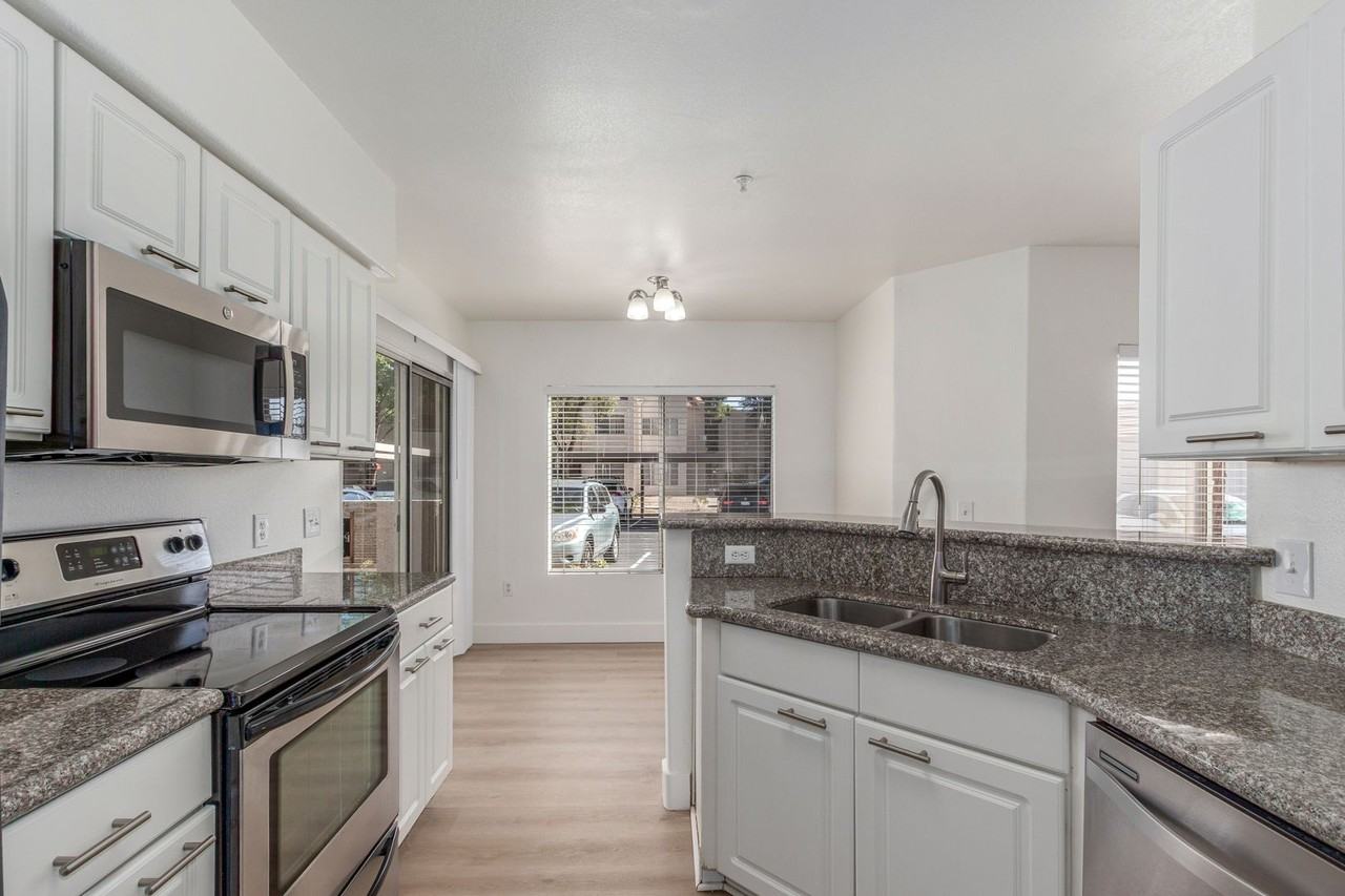 1295 N Ash St #311 - Photo 3 of 32