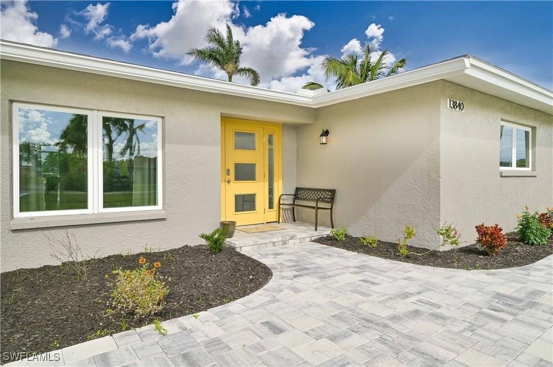 13840 Sleepy Hollow Ln - Photo 2 of 37