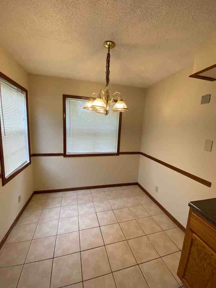 1491 E Holmes Rd - Photo 4 of 15