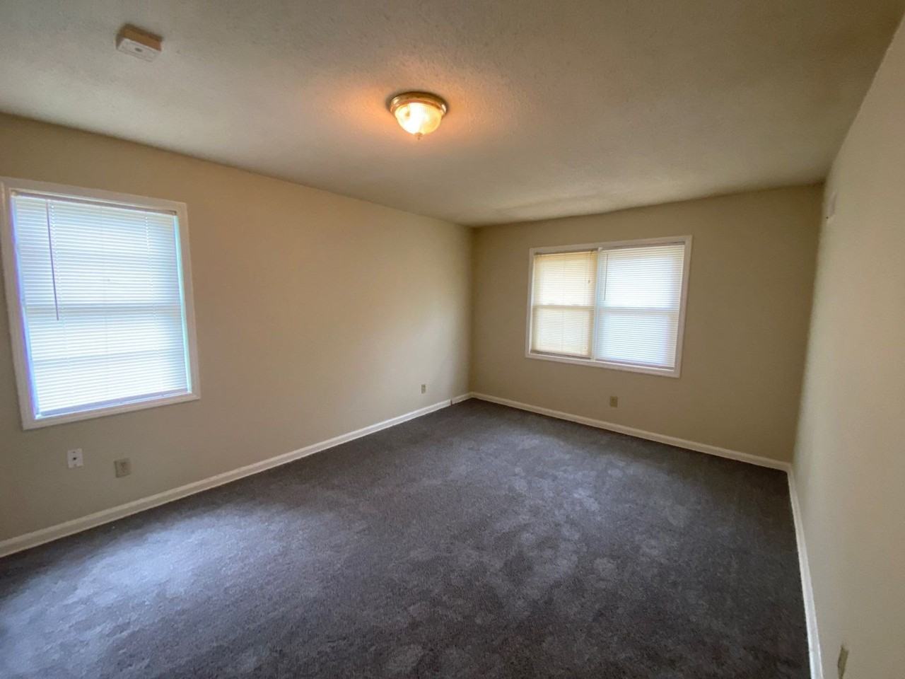 1491 E Holmes Rd - Photo 7 of 15