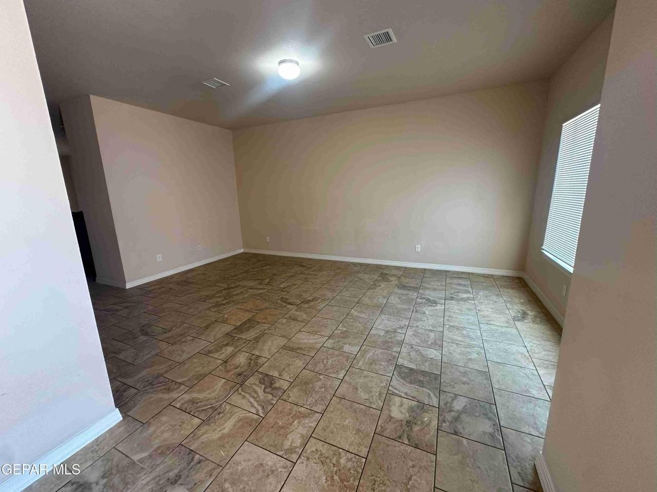 14712 Far View Ct - Photo 7 of 47