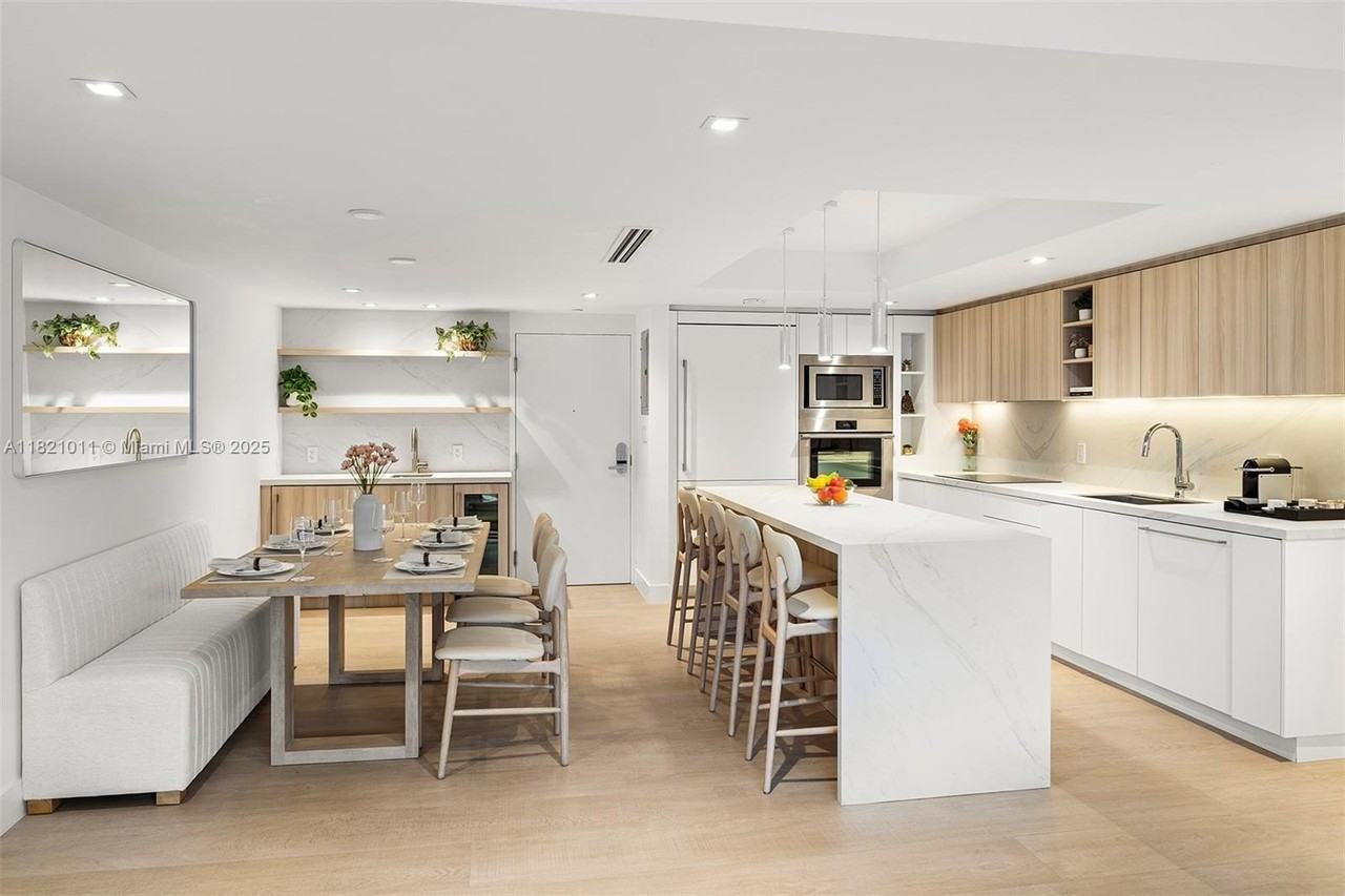 2301 Collins Ave #630 - Photo 3 of 49