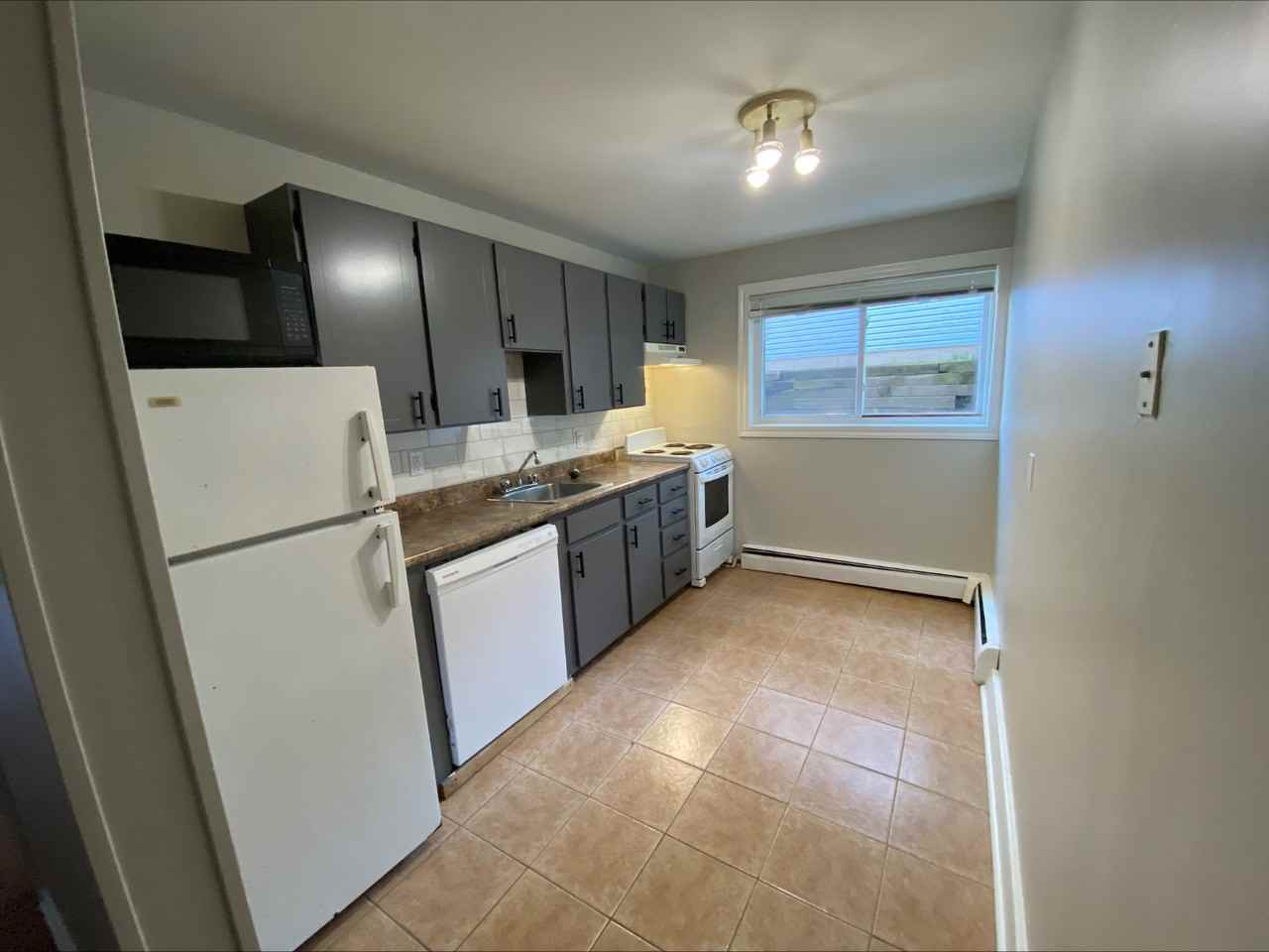 28 Newman St #1 - Photo 2 of 10