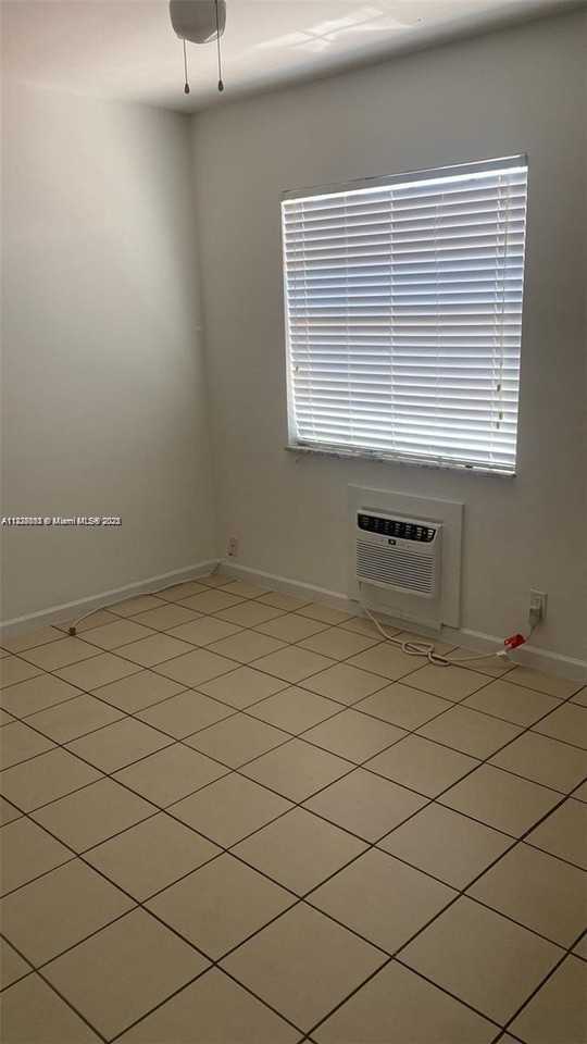 200 Ne 45th St #202 - Photo 6 of 6