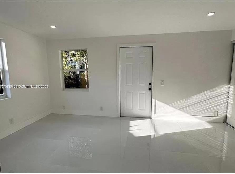 103 Nw 68th Ter #103 - Photo 5 of 10