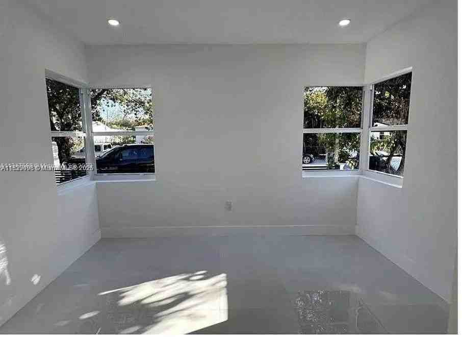 103 Nw 68th Ter #103 - Photo 7 of 10