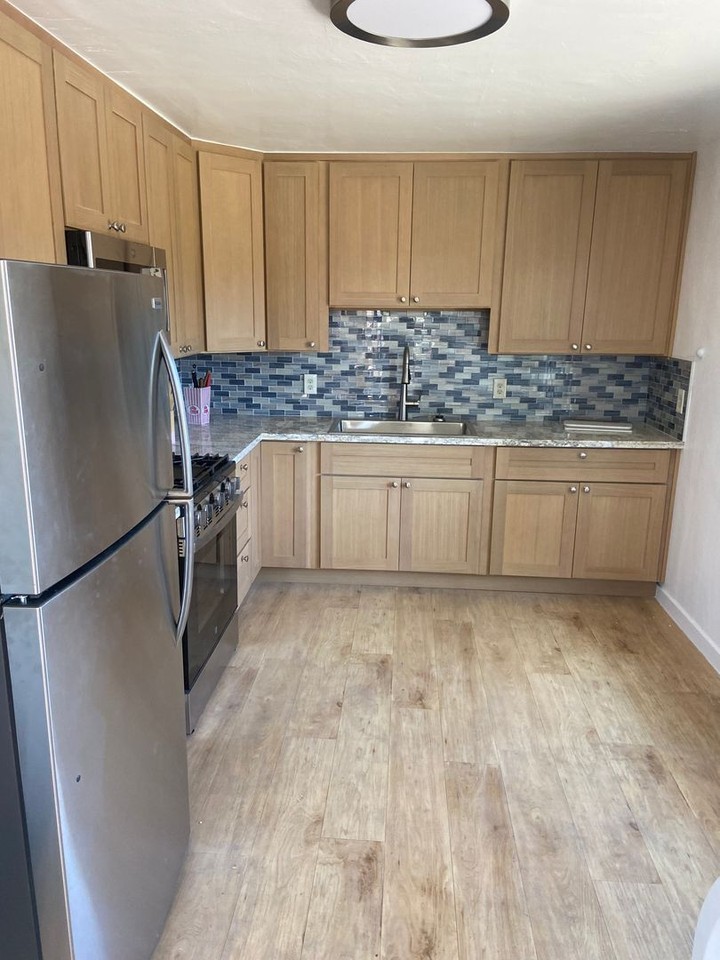1196 Waring St - Photo 6 of 11