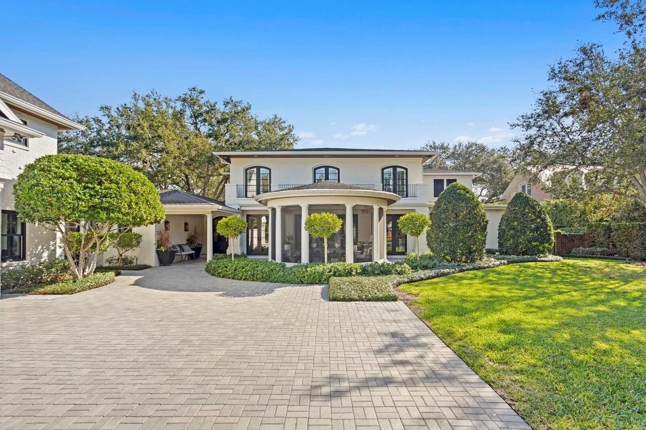 1002 S Frankland Rd - Photo 4 of 50