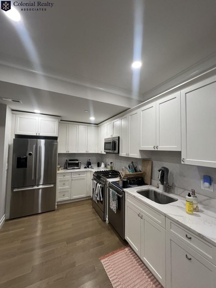 25 Mount Hood Rd - Photo 2 of 10