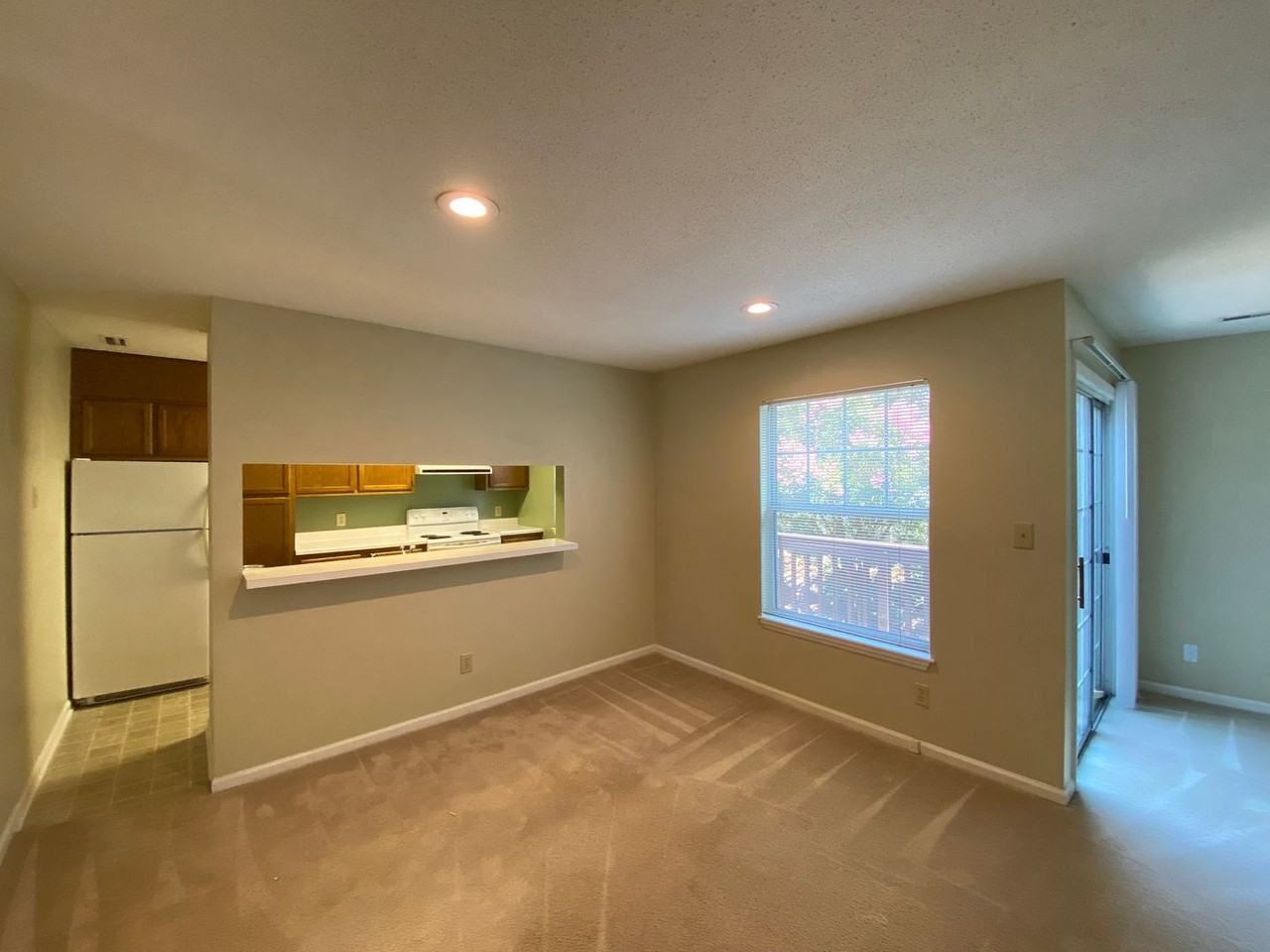 4001 Whirlaway Ct Apt J - Photo 3 of 16