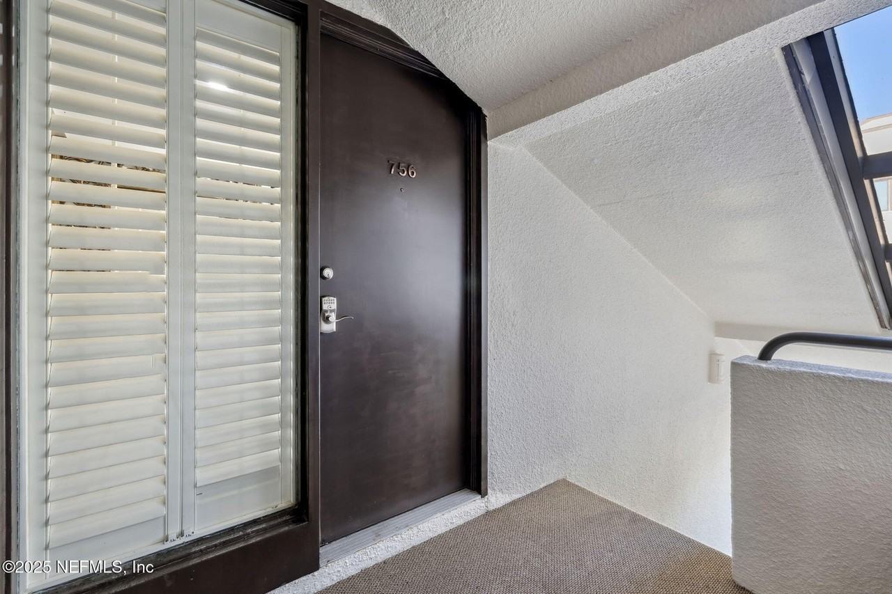 756 Spinnakers Reach Dr - Photo 6 of 50