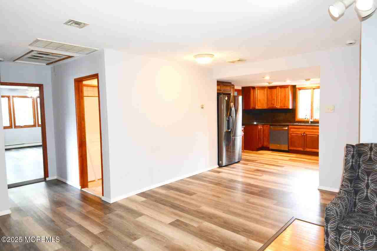 1111 River Ave - Photo 3 of 16