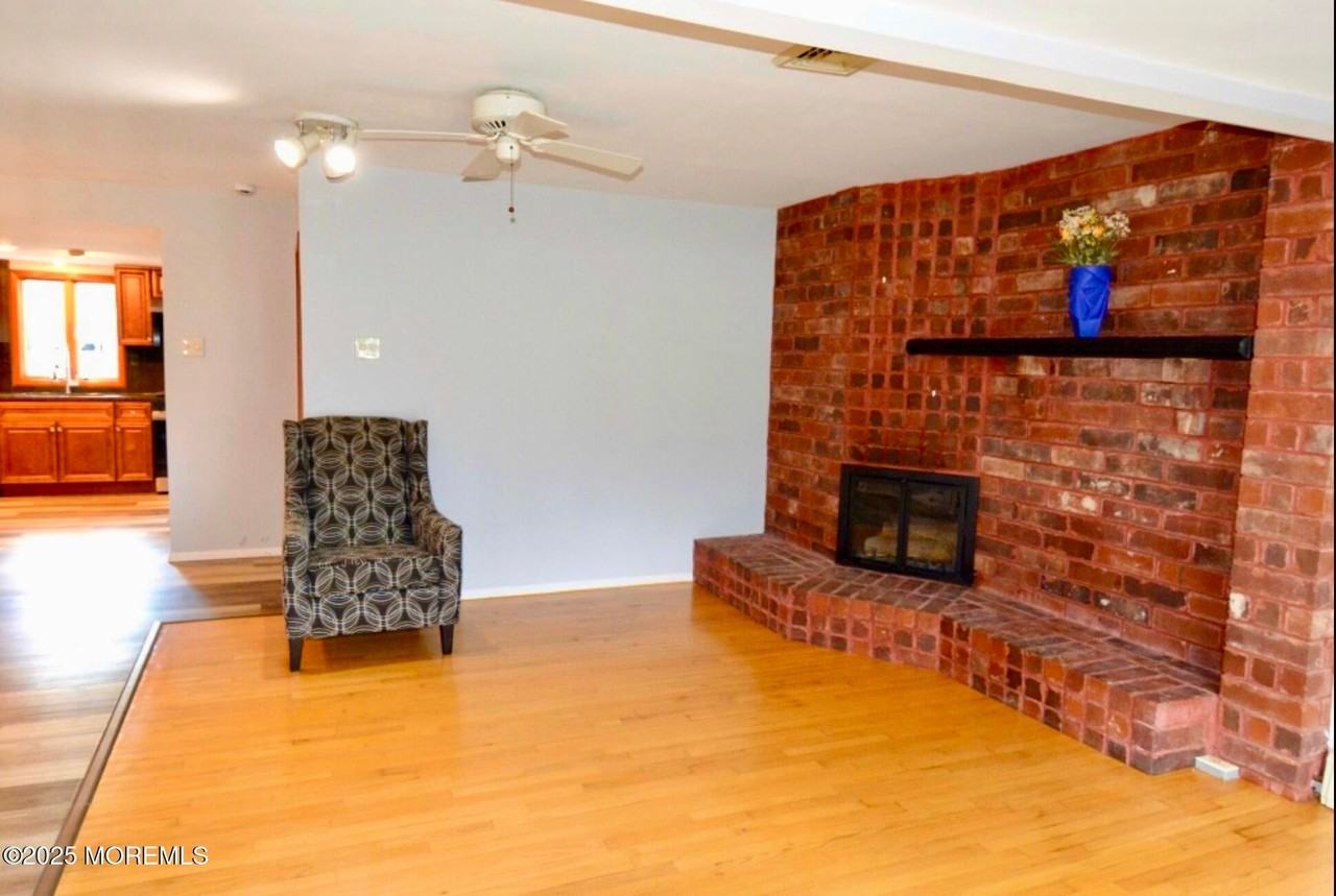 1111 River Ave - Photo 4 of 16