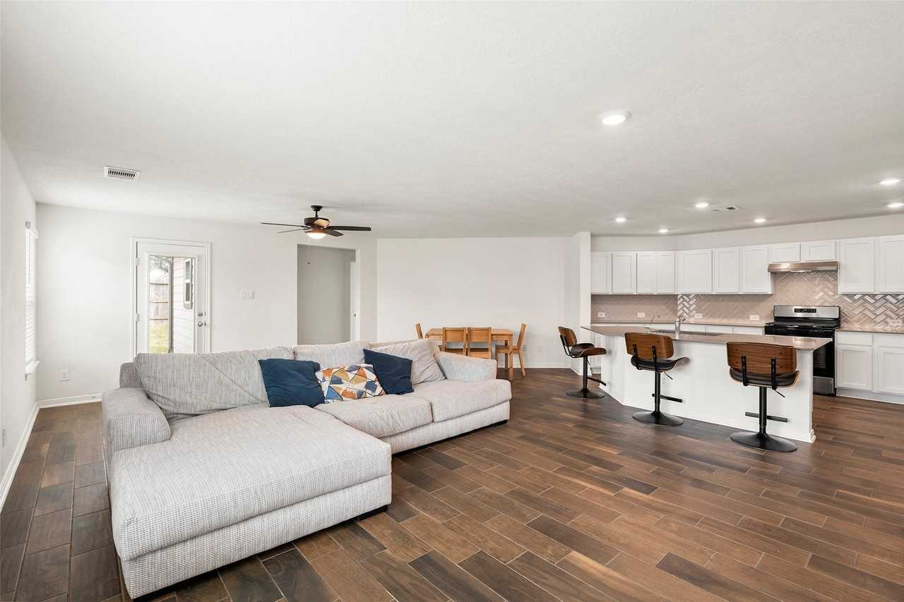 9312 Sandoval Cir - Photo 4 of 30