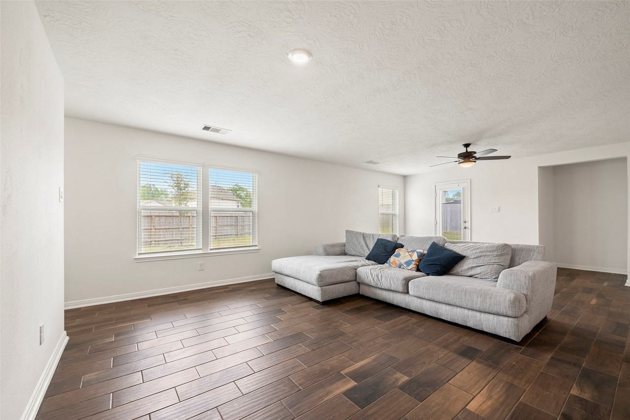 9312 Sandoval Cir - Photo 6 of 30