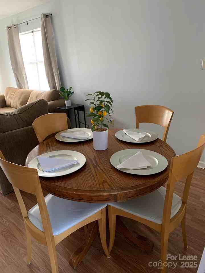 1609 Julia Maulden Pl - Photo 4 of 12