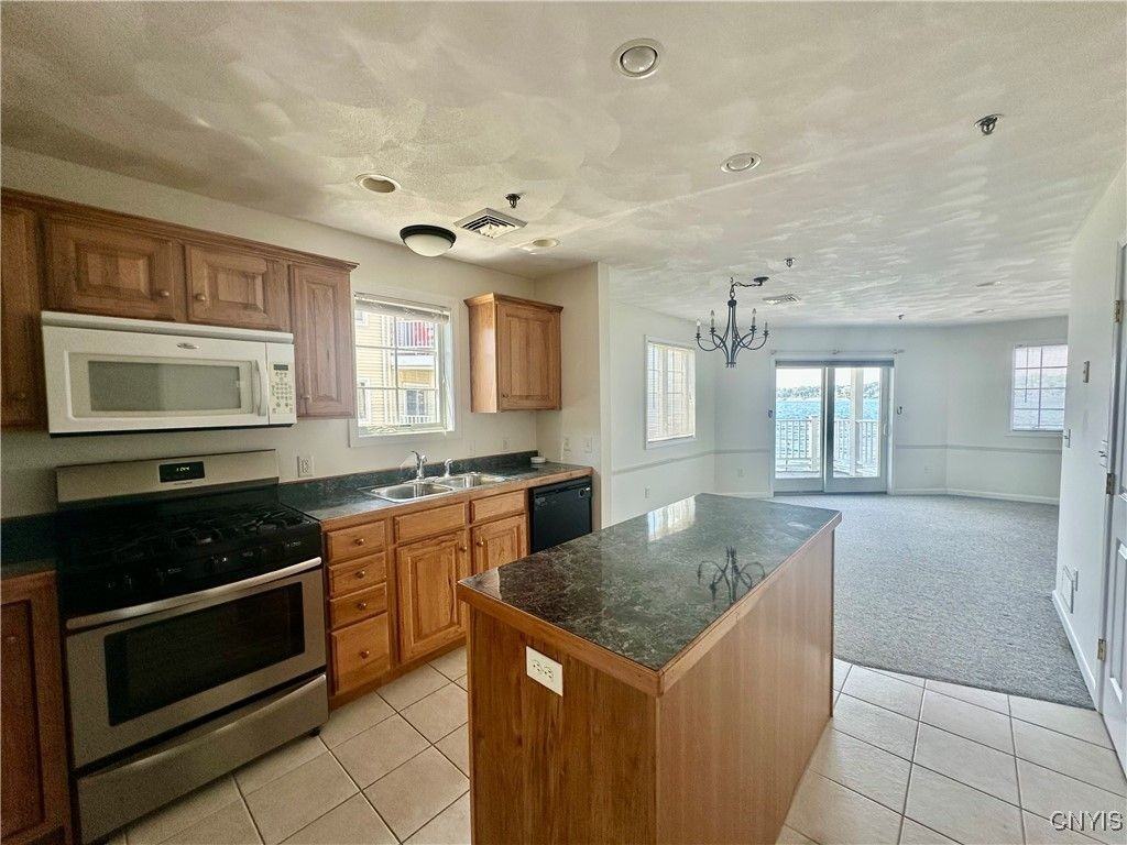 34 Dockside Dr - Photo 3 of 16