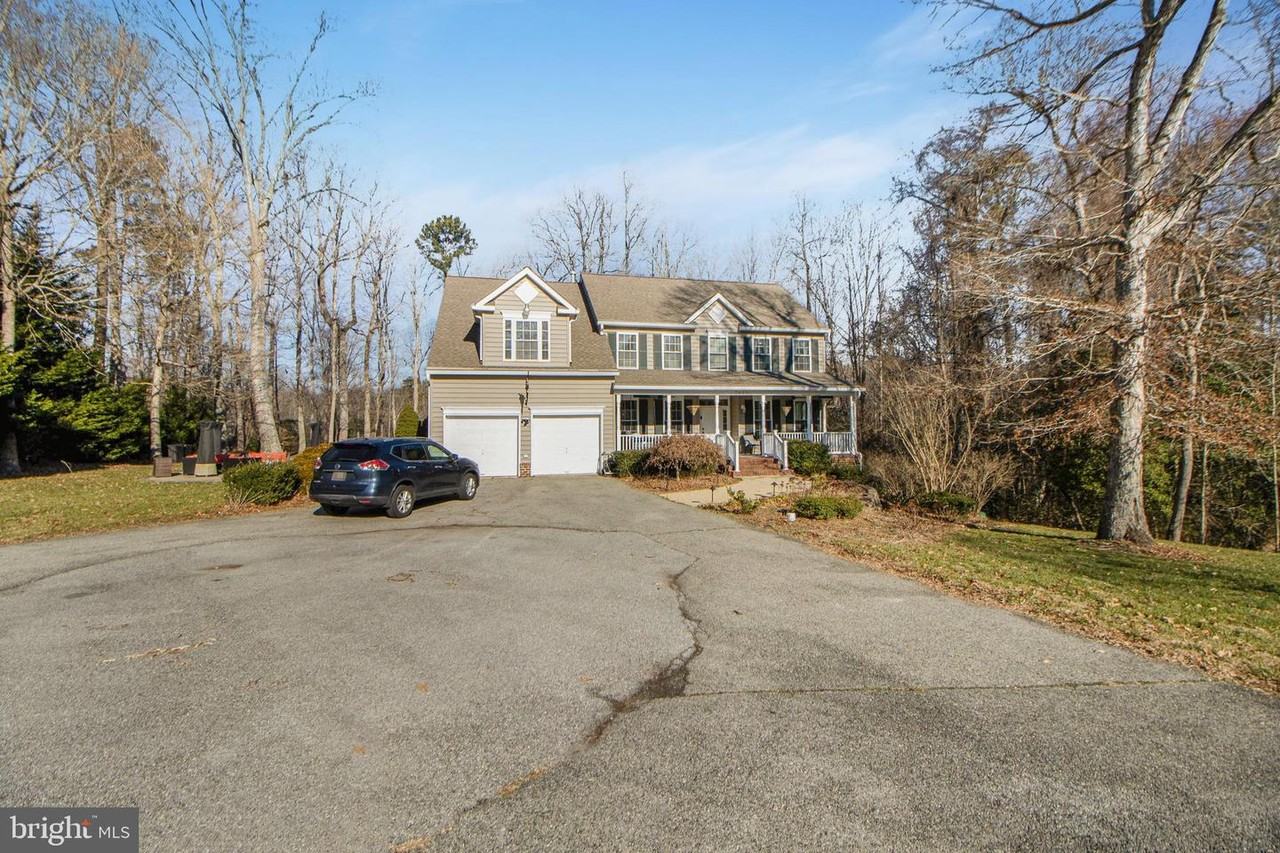 7420 Mayflower Ct - Photo 2 of 50