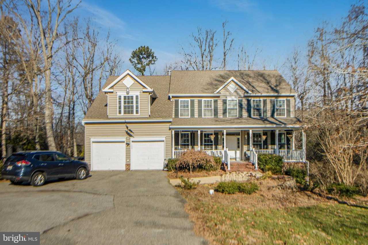 7420 Mayflower Ct - Photo 3 of 50