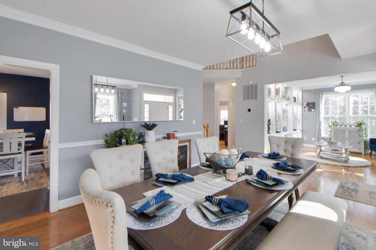 7420 Mayflower Ct - Photo 7 of 50