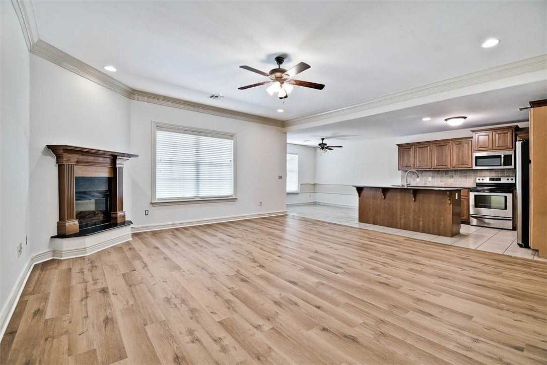 2800 Sw Azalea Ave - Photo 4 of 17