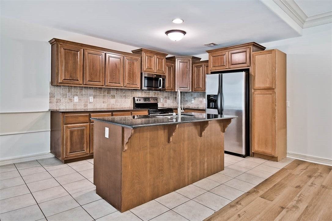 2800 Sw Azalea Ave - Photo 6 of 17