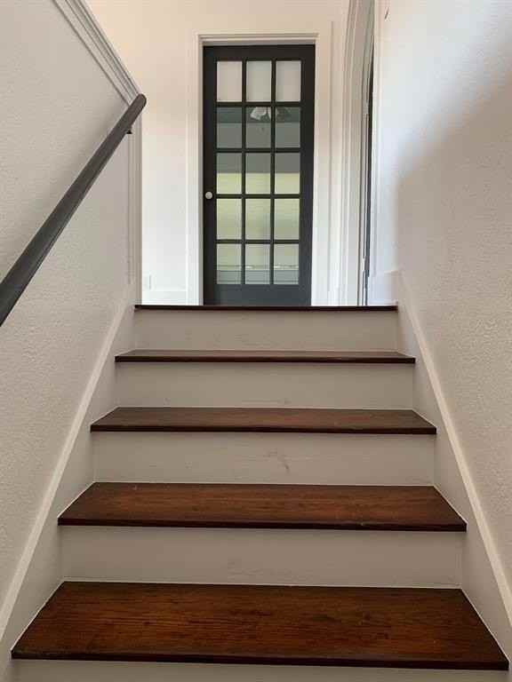 1004 W 2nd Ave - Photo 4 of 11