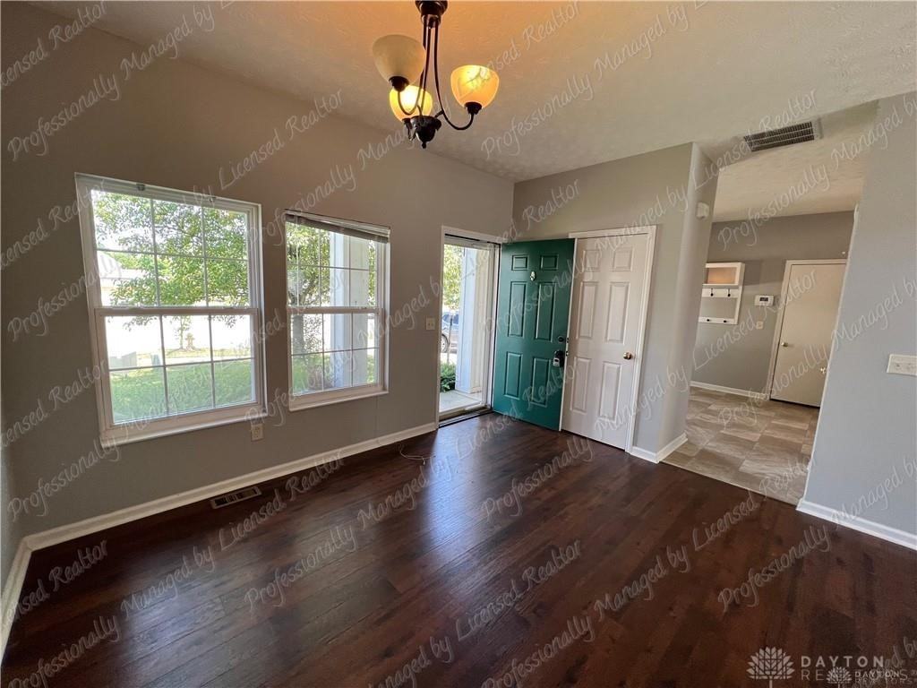 2981 Hickory Ridge Ct - Photo 3 of 33