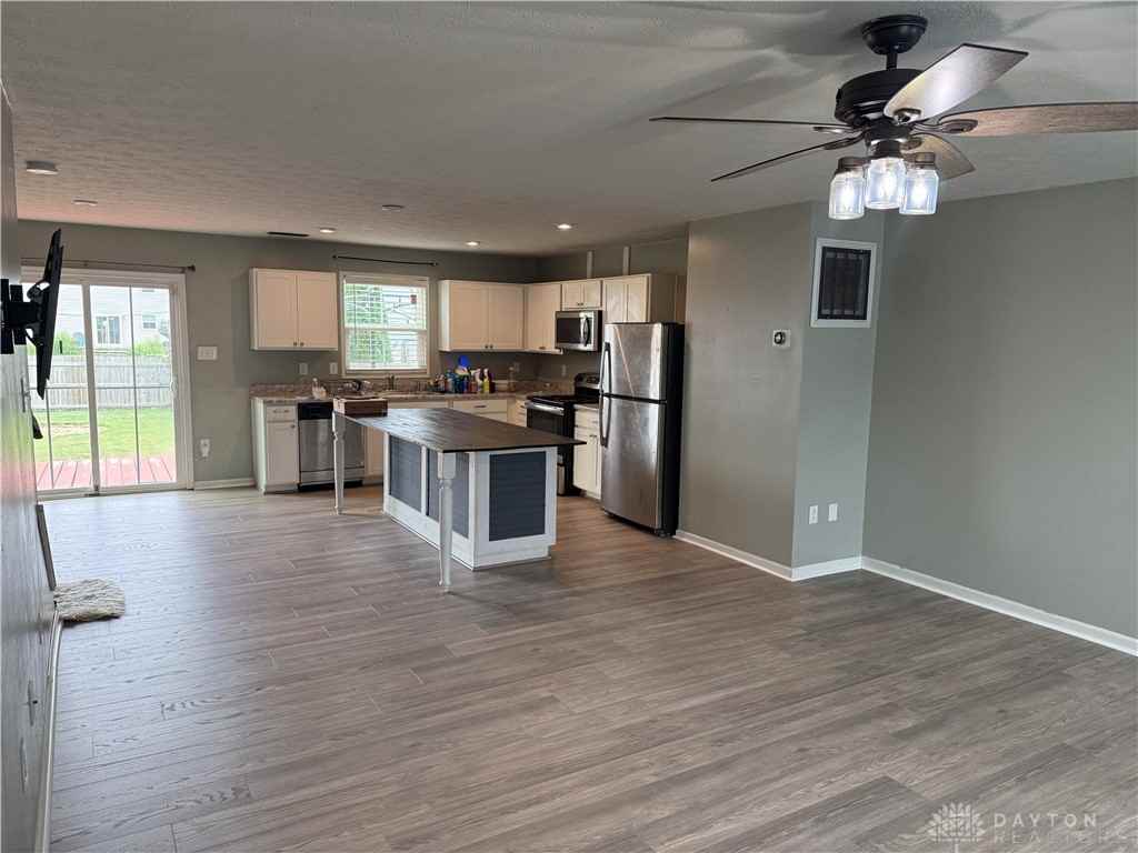 1199 Prem Pl - Photo 2 of 23