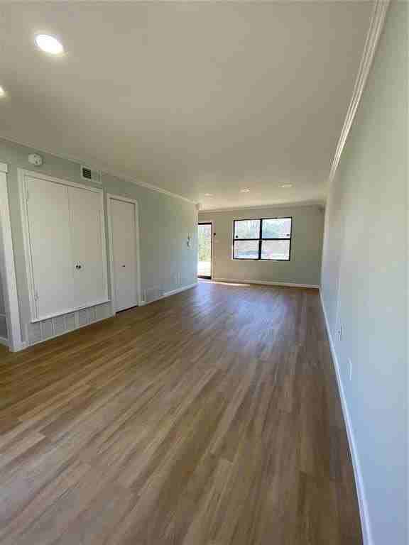 2859 Linhaven Dr - Photo 4 of 10