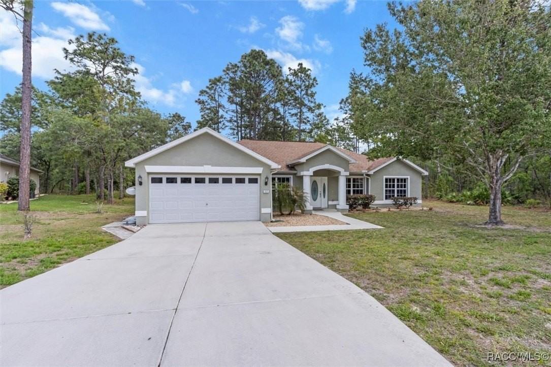 17 Eugenia Court North - Photo 2 of 44