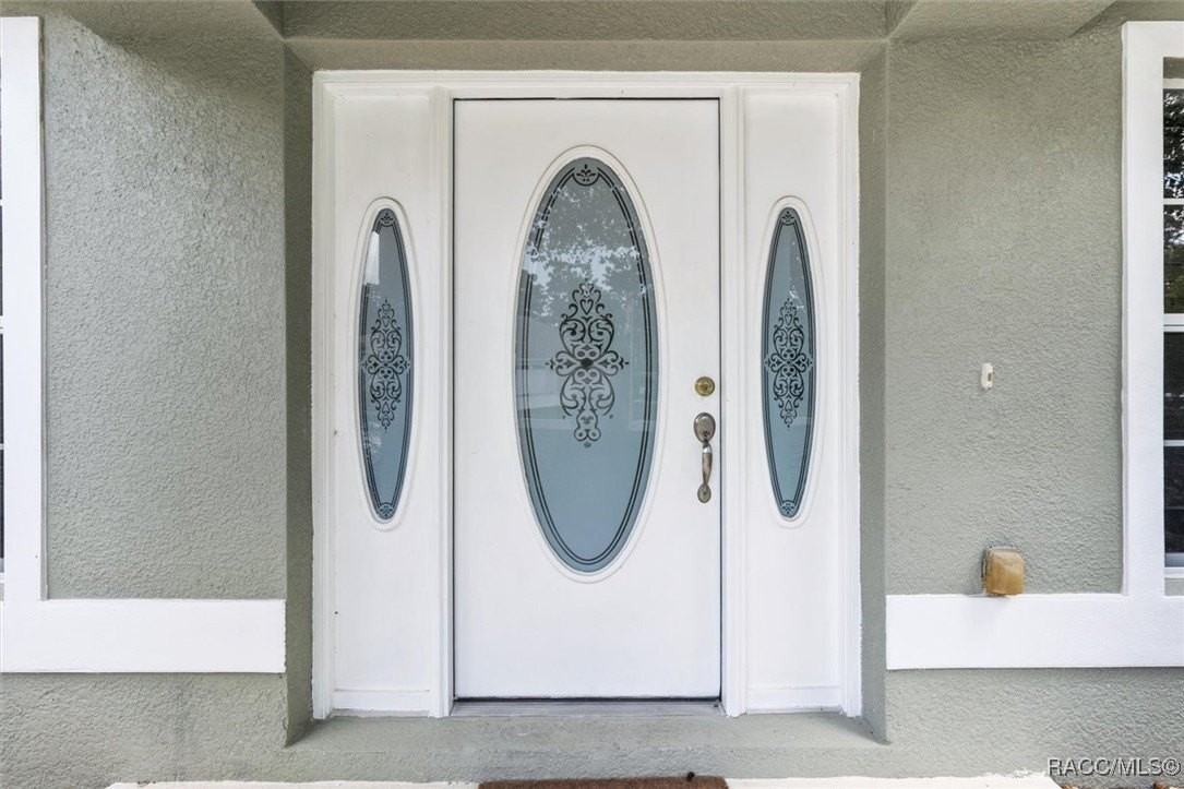 17 Eugenia Court North - Photo 4 of 44