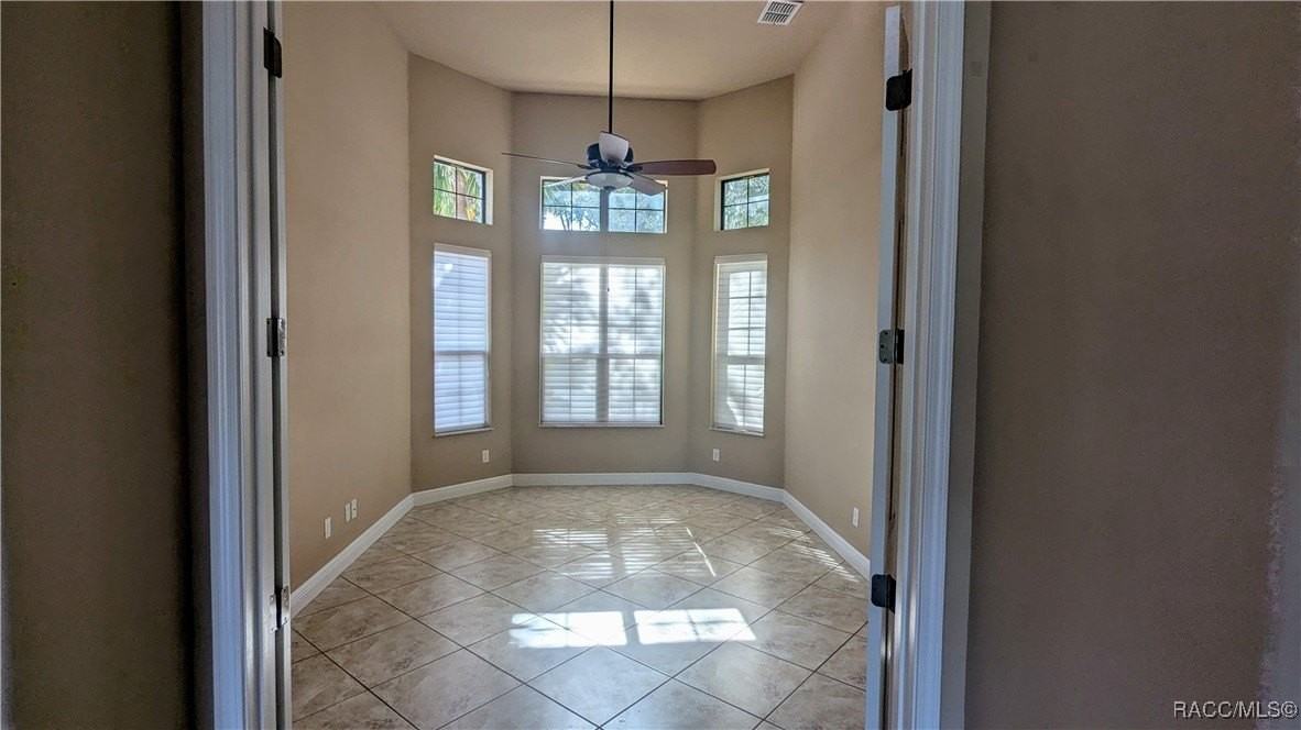 743 E Ireland Ct - Photo 4 of 25